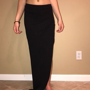 Black max skirt with slit